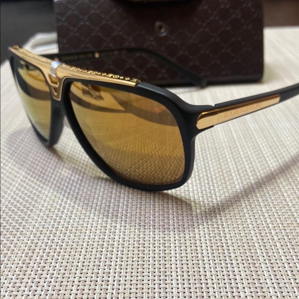 Louis Vuitton Black and Gold “Evidence”Sunglasses